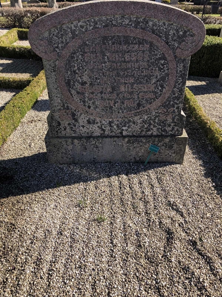 Grave number: FR 2    40, 41
