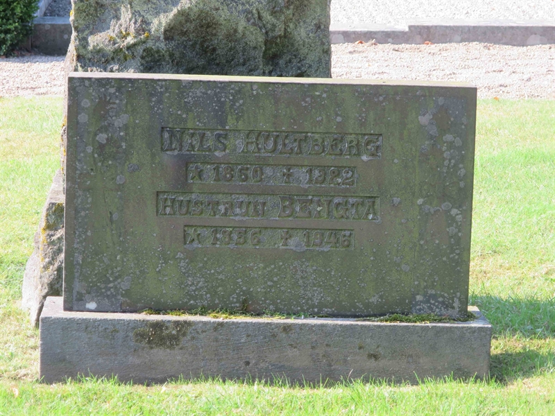 Grave number: HK C   155, 156