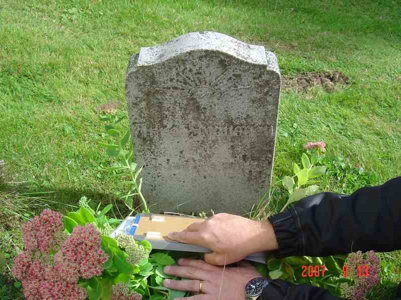 Grave number: D G 2   597