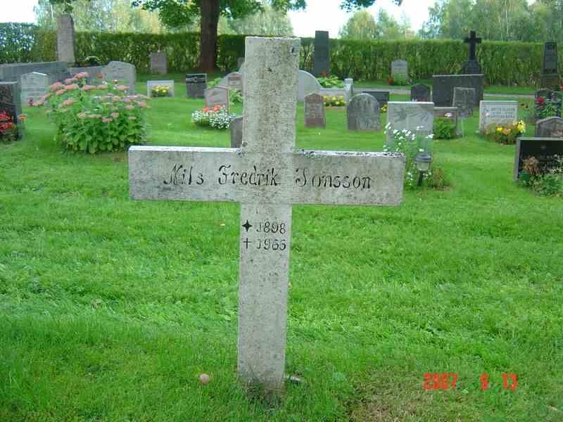 Grave number: D G 2   628