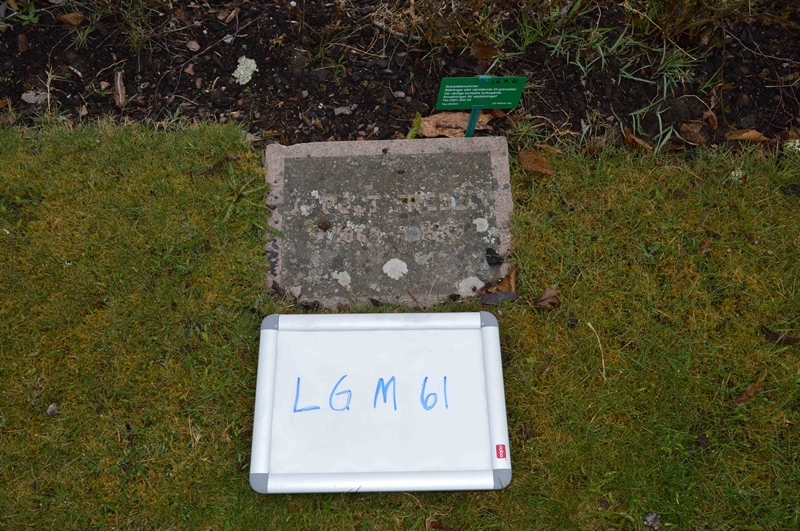 Grave number: LG M    61