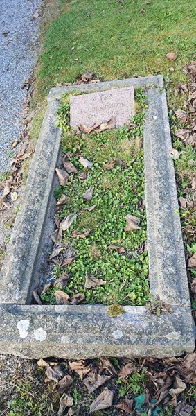 Grave number: SG 02    90