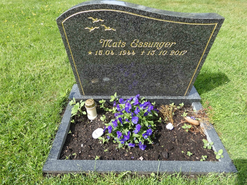 Grave number: TR A  3:15