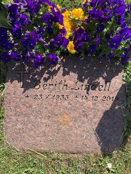 Grave number: R 07    57