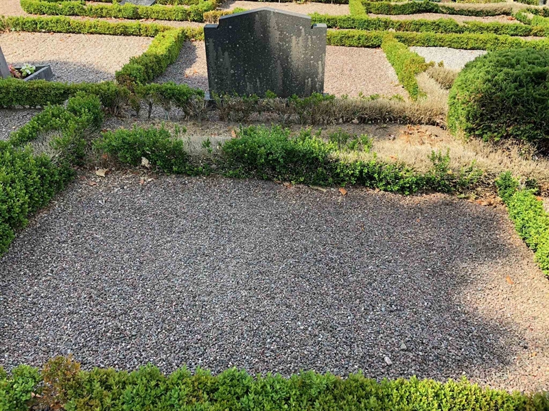 Grave number: Ko 05    81, 82