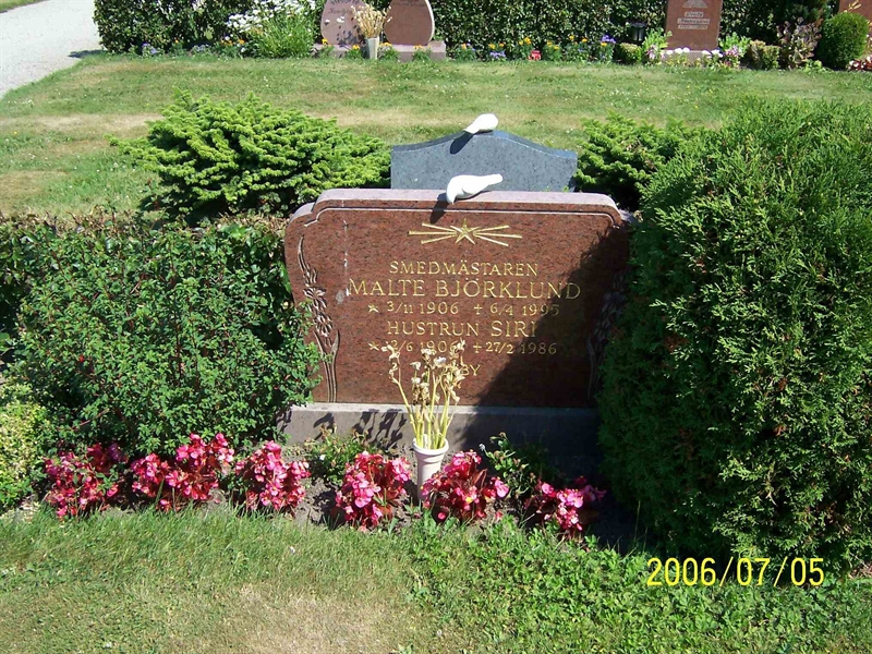 Grave number: 5 J    27, 28