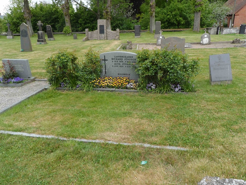 Grave number: ÖH B    83, 84, 85