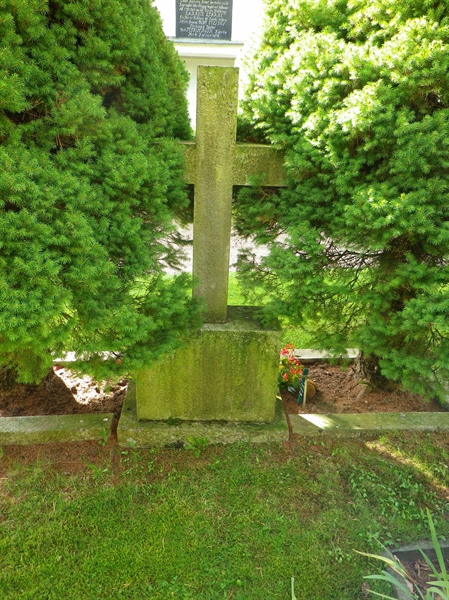 Grave number: VI B    58, 59