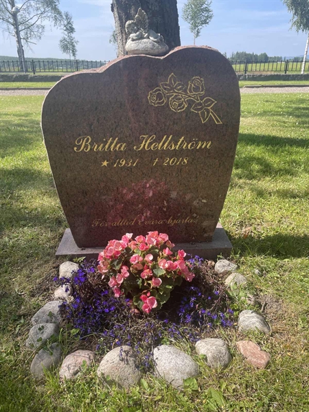 Grave number: H 8    28