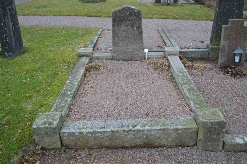 Grave number: VÄ 2   322-323