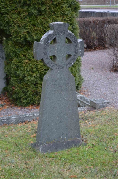 Grave number: VÄ 1   113-114