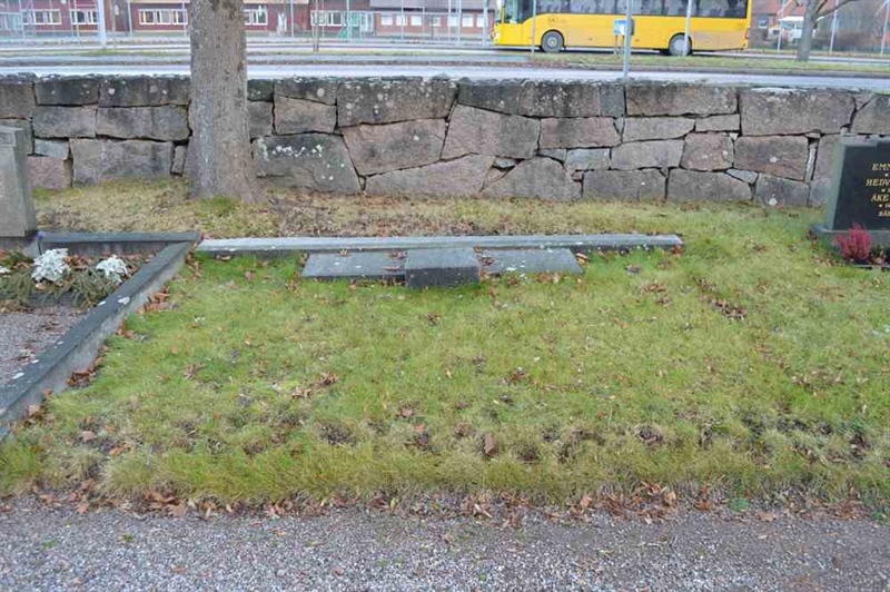 Grave number: VÄ 3     7-9