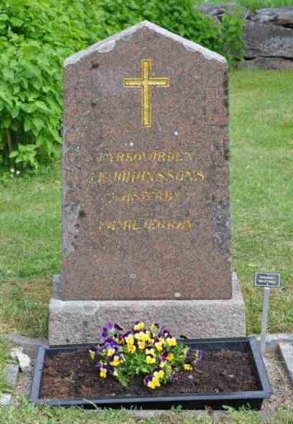 Grave number: LÄ 0    81-82