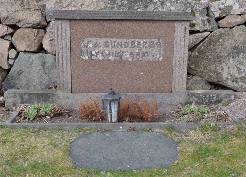 Grave number: LÄ 0 1-2