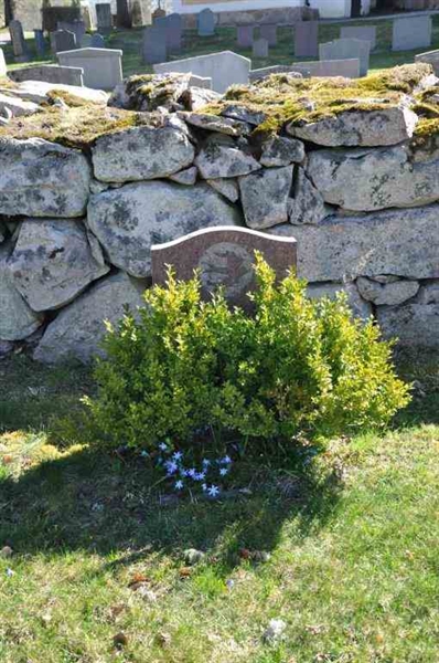 Grave number: JÄ 2    12-13
