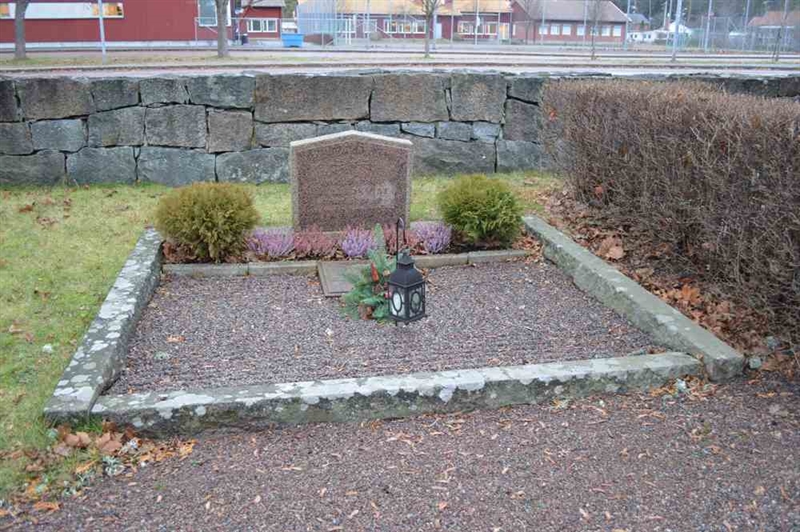 Grave number: VÄ 1    22-24