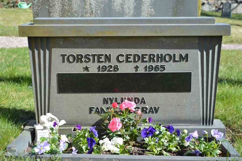 Gravnummer: LÄ 0   123-124