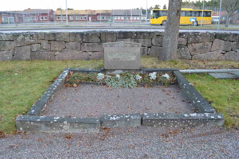 Grave number: VÄ 3     4-6