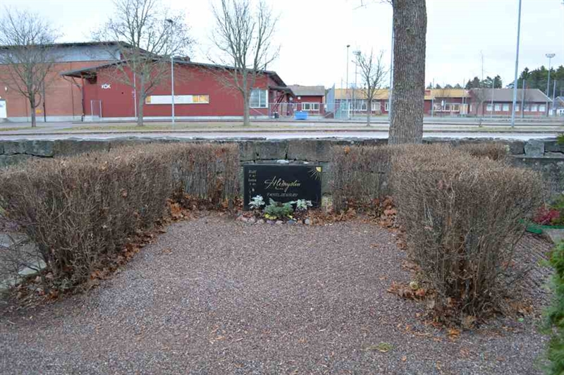 Grave number: VÄ 1    25-27