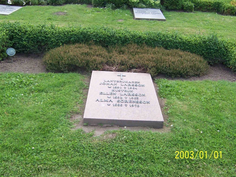 Grave number: 1 3 2C    33, 34, 35