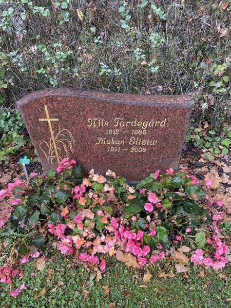 Hautatunnus: Kärn ny C    15-16