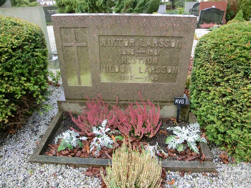 Grave number: LB A 121-122