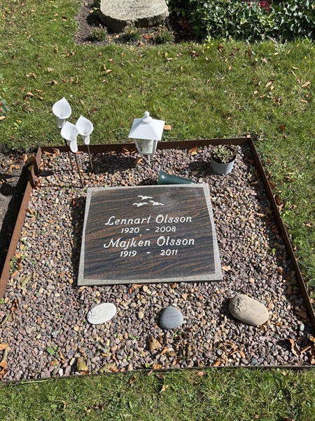 Grave number: NK Urn XVIII    64