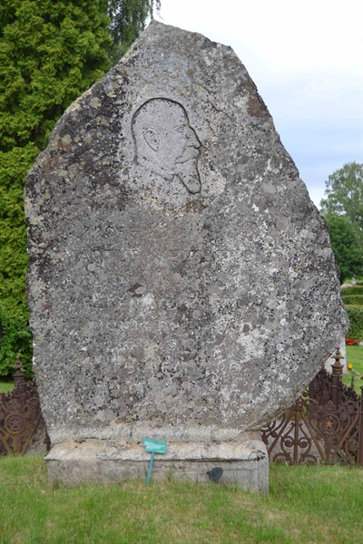 Grave number: 1 J   524A