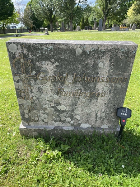 Hautatunnus: 33 1    93-94