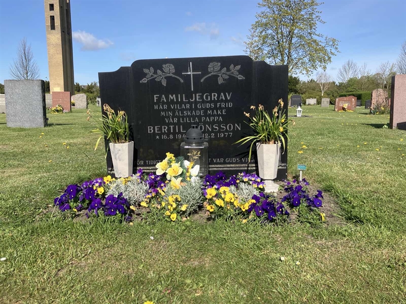 Grave number: R 01 349, 350