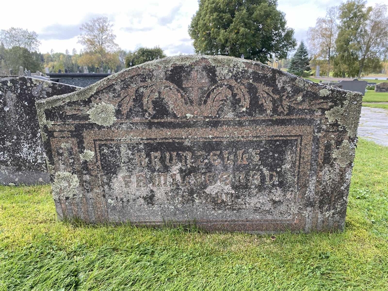 Grave number: 4 Me 06    33-35