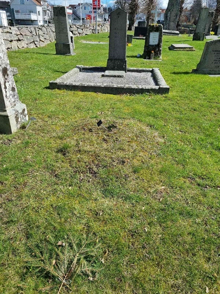 Grave number: TG 002  0134