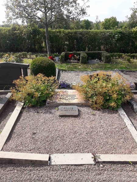 Grave number: TÖ 2    39