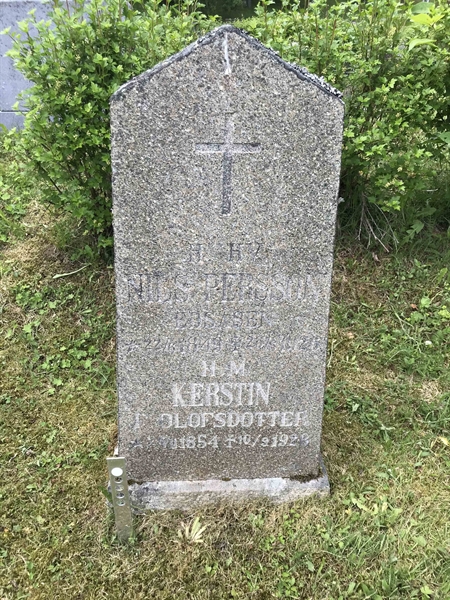 Grave number: UN D   114