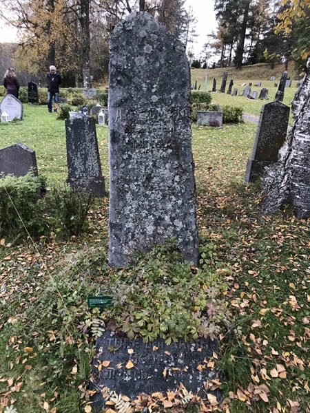 Grave number: UN F     1, 2, 3, 4