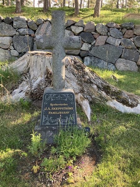 Grave number: 1 11    13