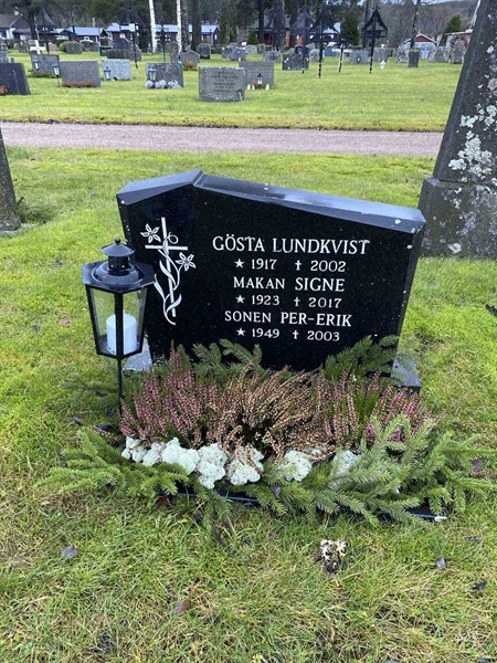 Gravnummer: 1 GaKy Kv27    35-37