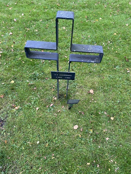 Hautatunnus: 2 C  1021