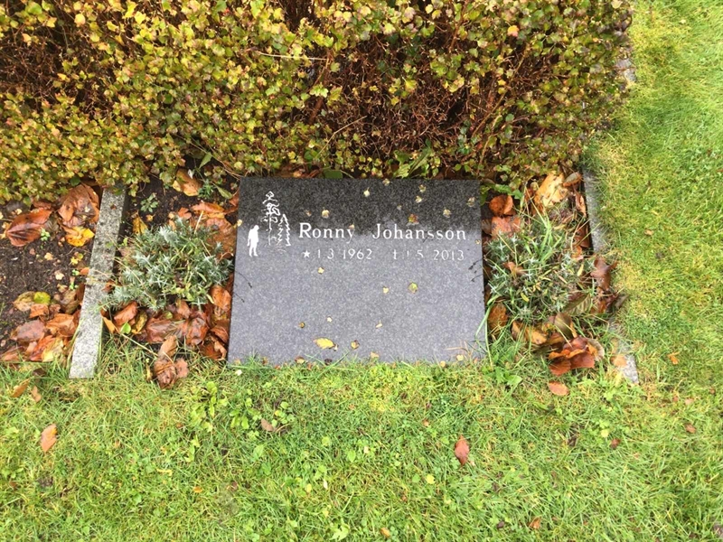 Grave number: LM 4 103  029