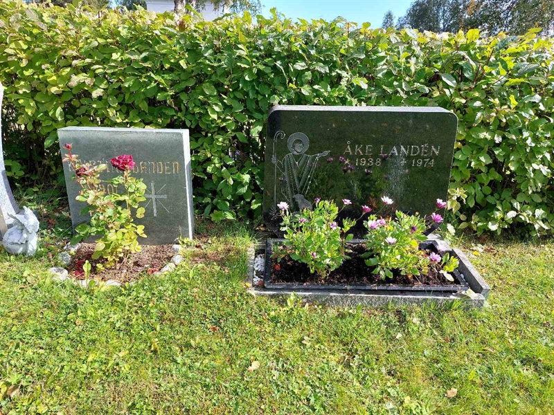 Grave number: K J    39