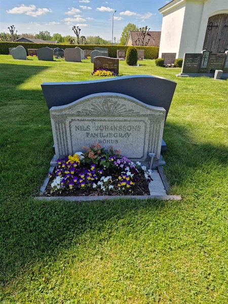 Grave number: 04 D   30, 31