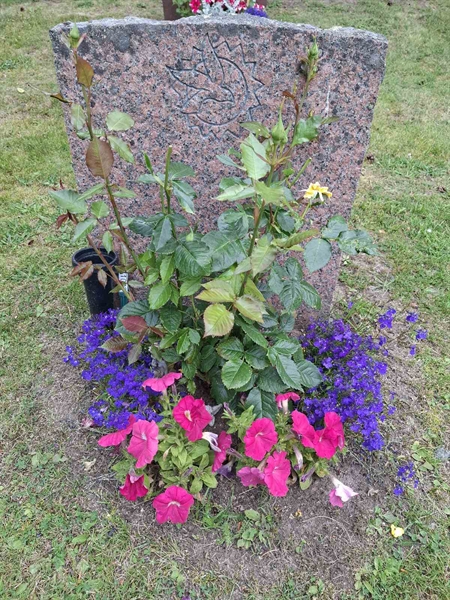 Grave number: 001 2  1003