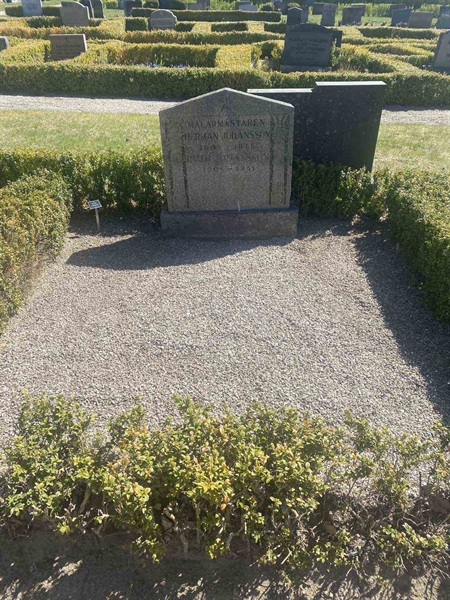 Grave number: 20 E    30-31