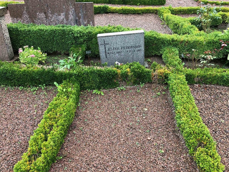 Grave number: Kå 34    46