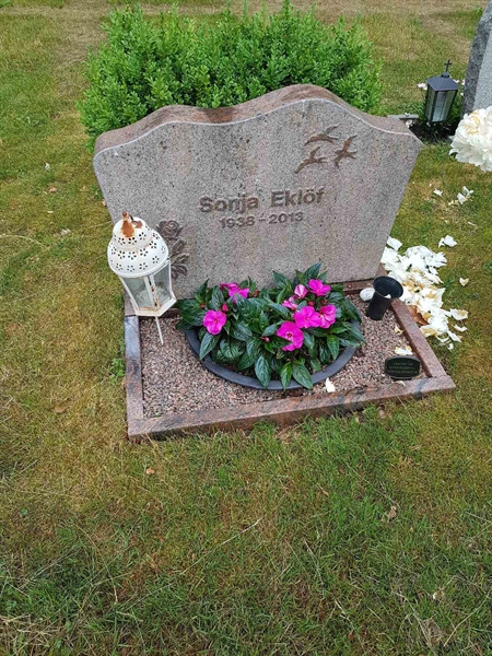 Grave number: 01 15054