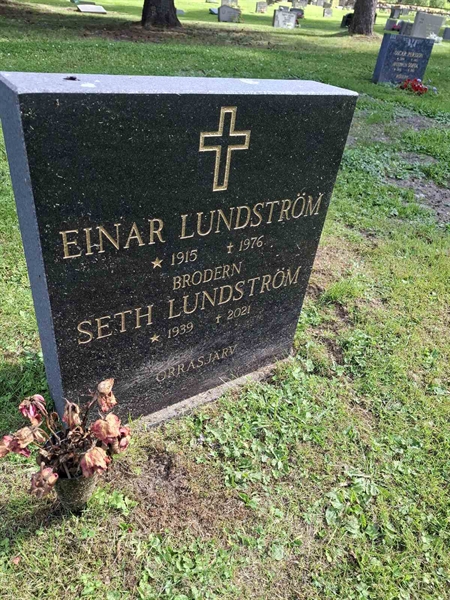 Grave number: 001 2   678
