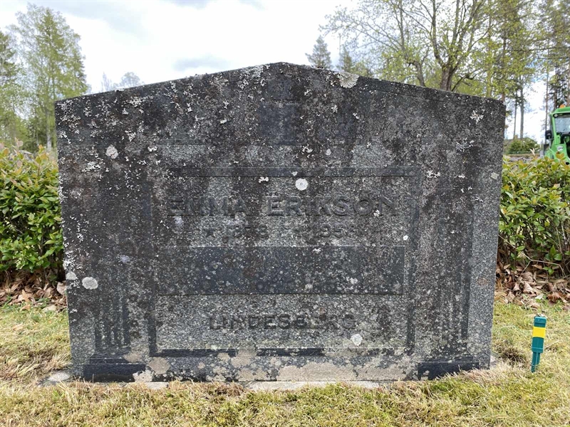 Grave number: 1 04 201, 202