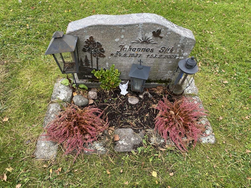 Hautatunnus: 2 C   943