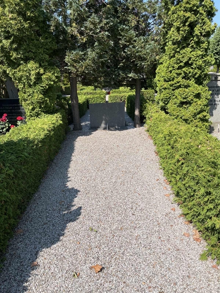 Grave number: NK VI   128
