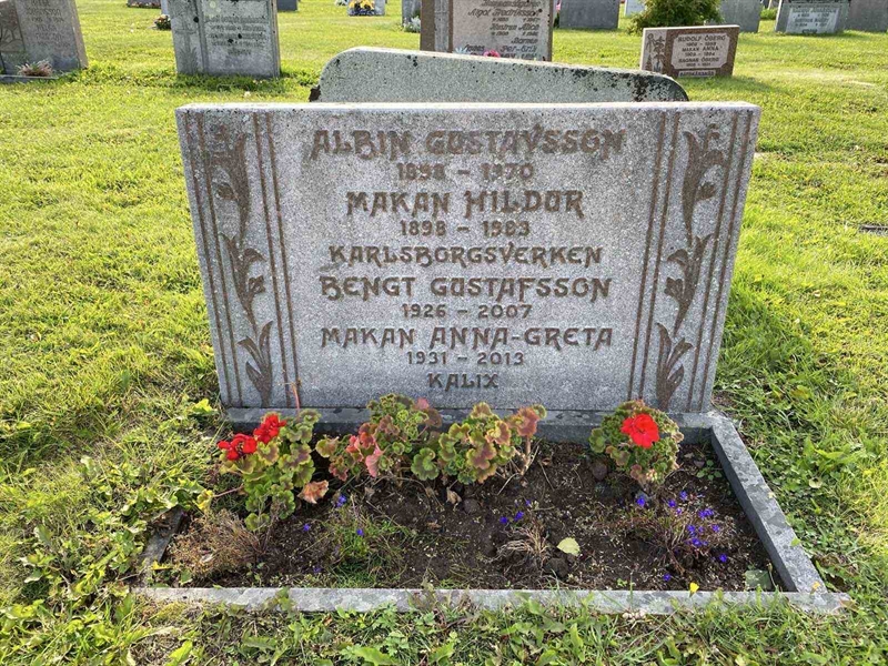 Grave number: 2 08 41